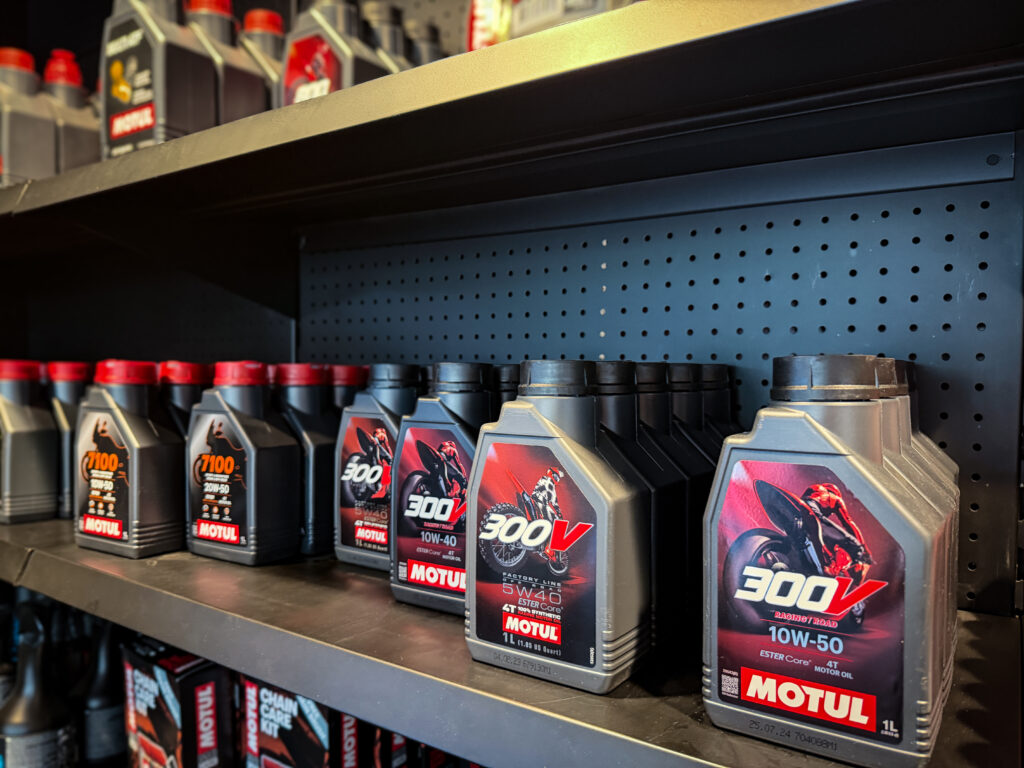 Motul motorolie bij Vos Oss Motoren